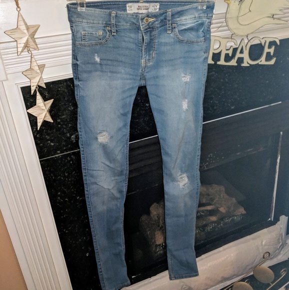 Hollister Denim - Hollister BUNDLE AND SAVE I ALSO ACCEPT OFFERS
